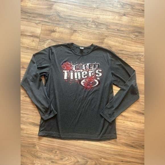Sport Tek - Gillett Tigers size medium - Picture 1 of 3